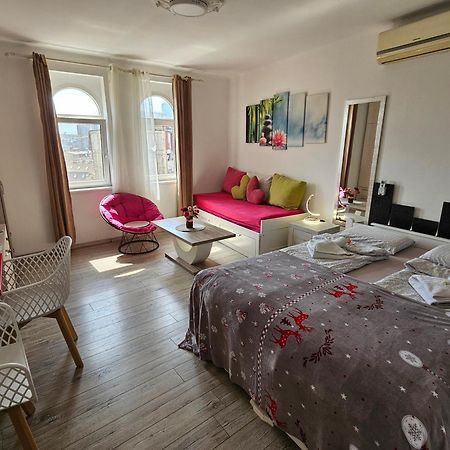 Matea Apartman Belgrado Buitenkant foto