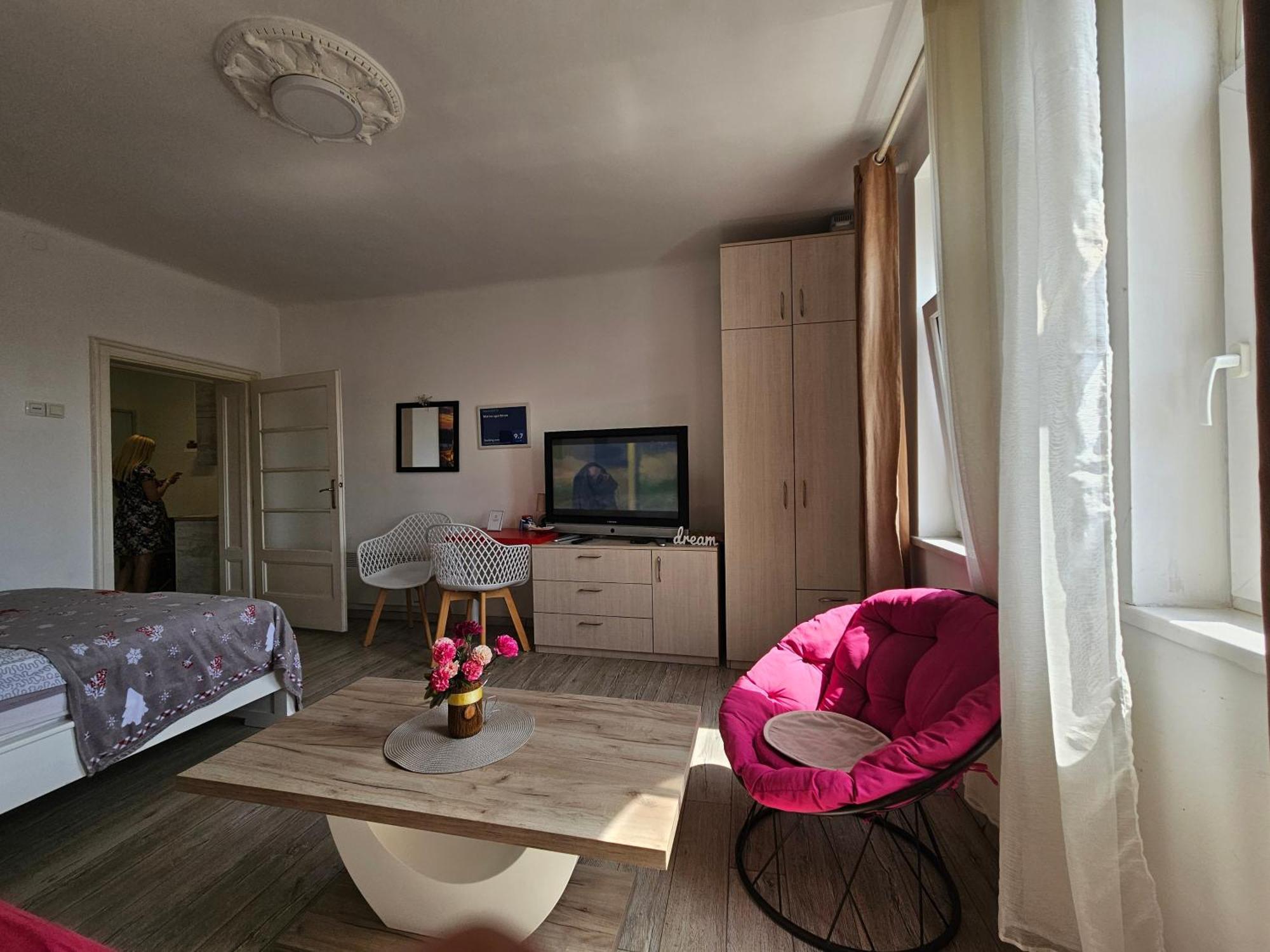 Matea Apartman Belgrado Buitenkant foto