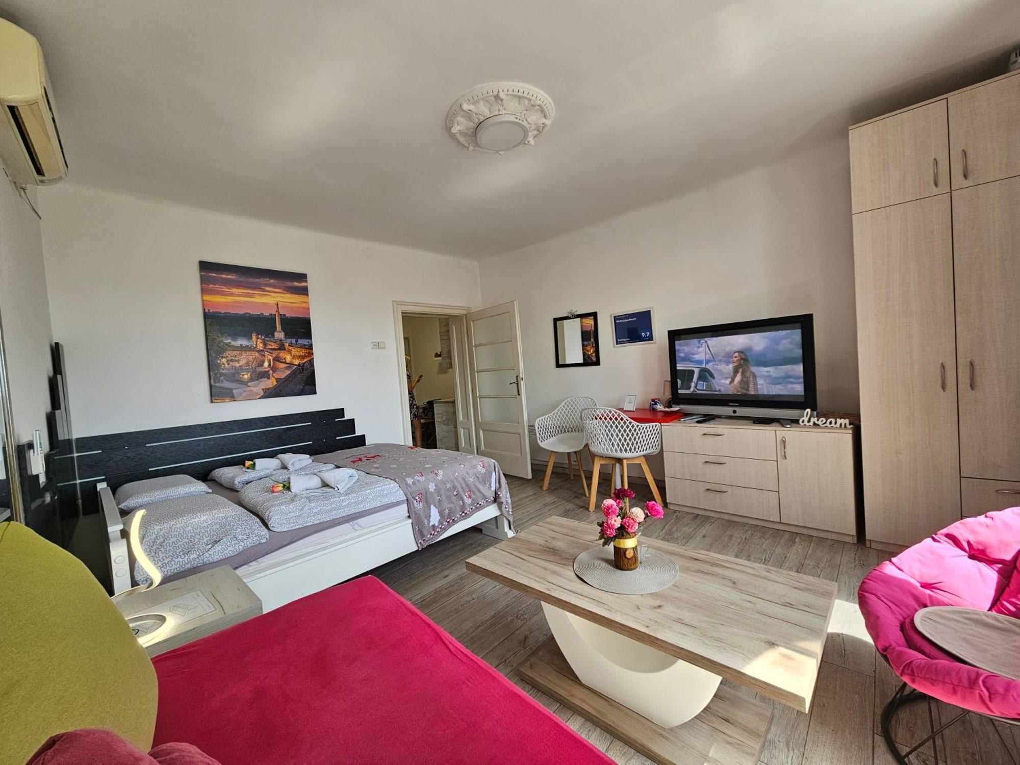 Matea Apartman Belgrado Buitenkant foto