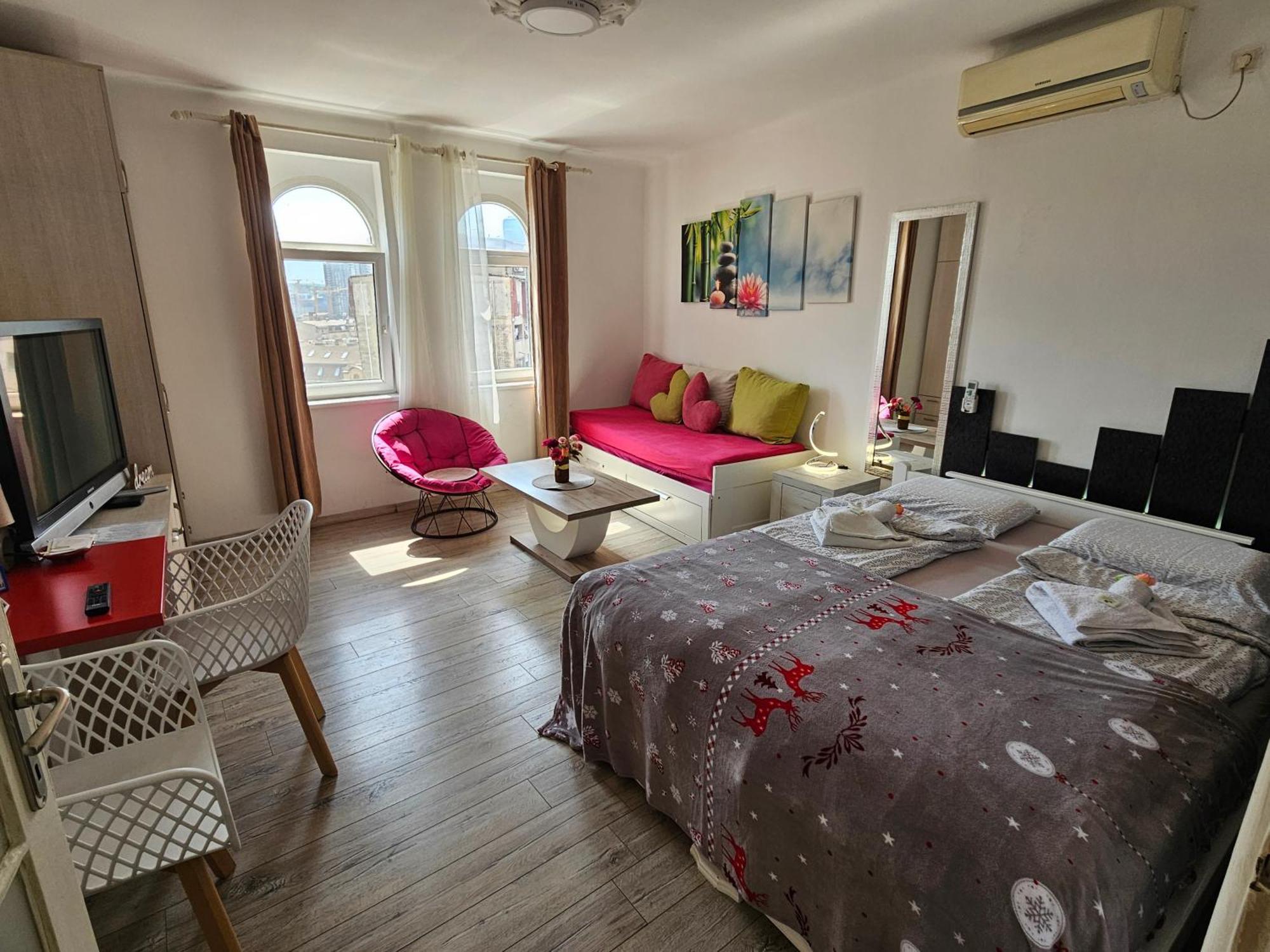Matea Apartman Belgrado Buitenkant foto