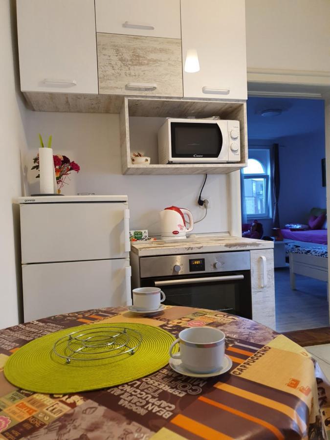 Matea Apartman Belgrado Buitenkant foto