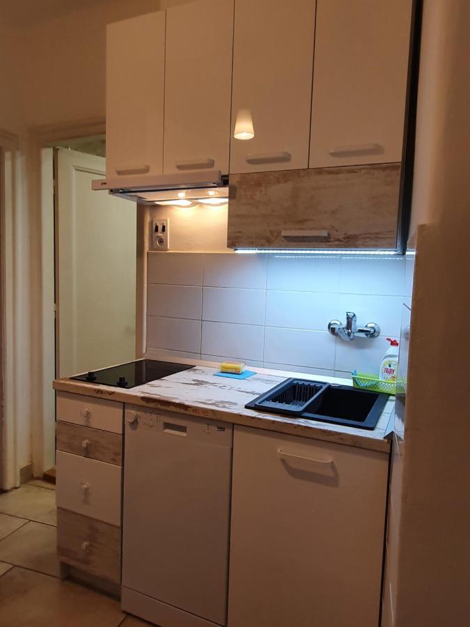Matea Apartman Belgrado Buitenkant foto