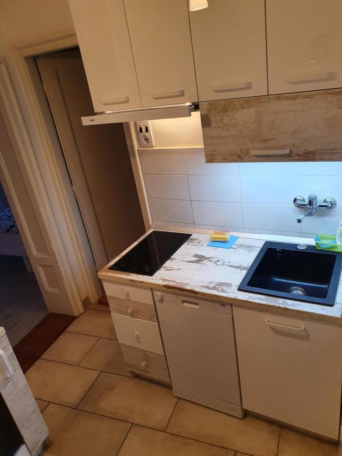 Matea Apartman Belgrado Buitenkant foto