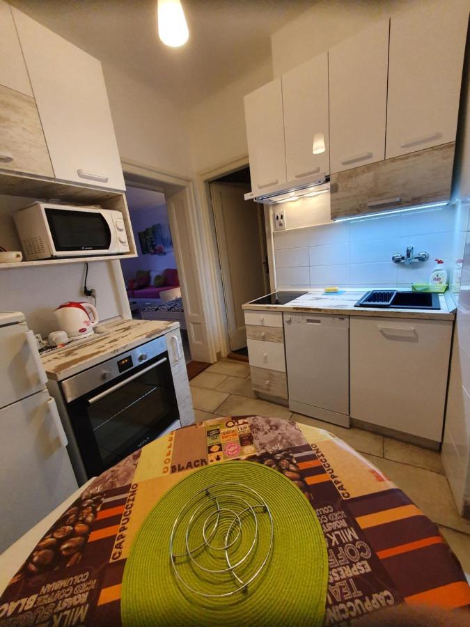 Matea Apartman Belgrado Buitenkant foto