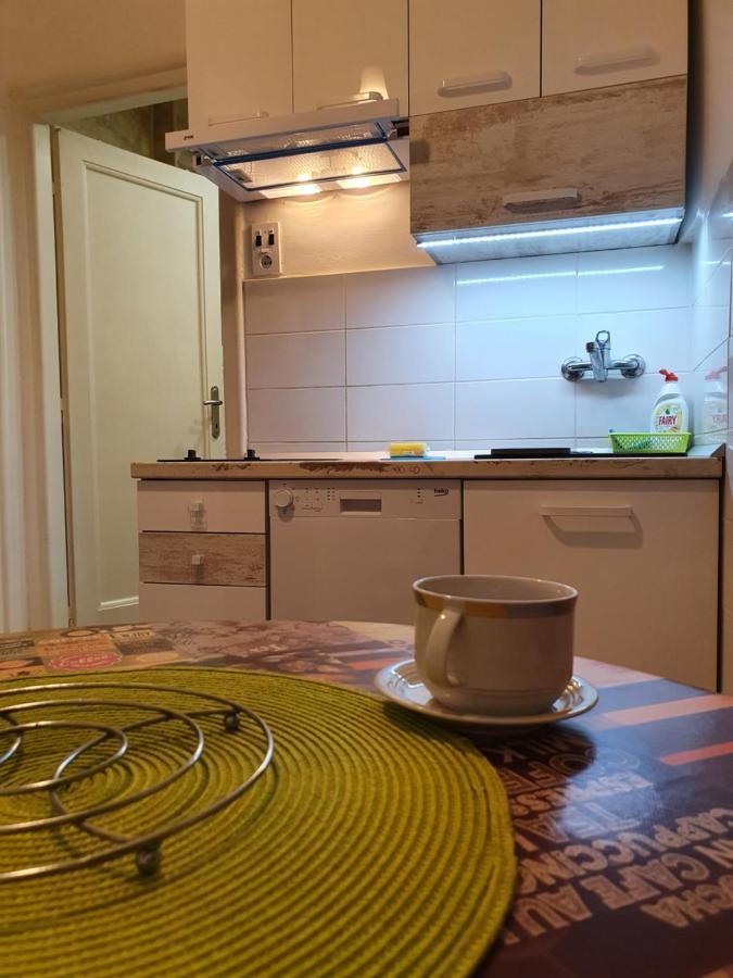 Matea Apartman Belgrado Buitenkant foto