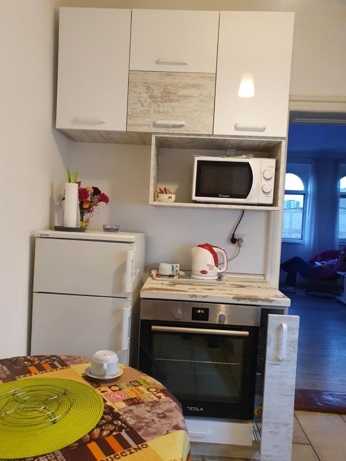 Matea Apartman Belgrado Buitenkant foto