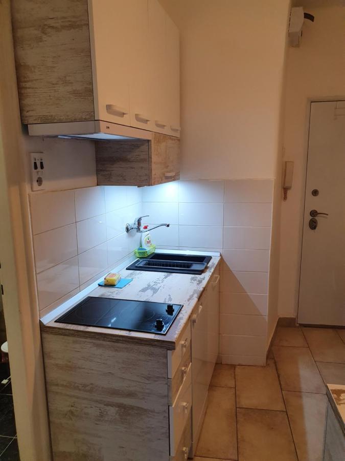 Matea Apartman Belgrado Buitenkant foto