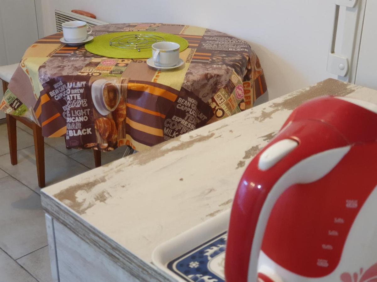 Matea Apartman Belgrado Buitenkant foto